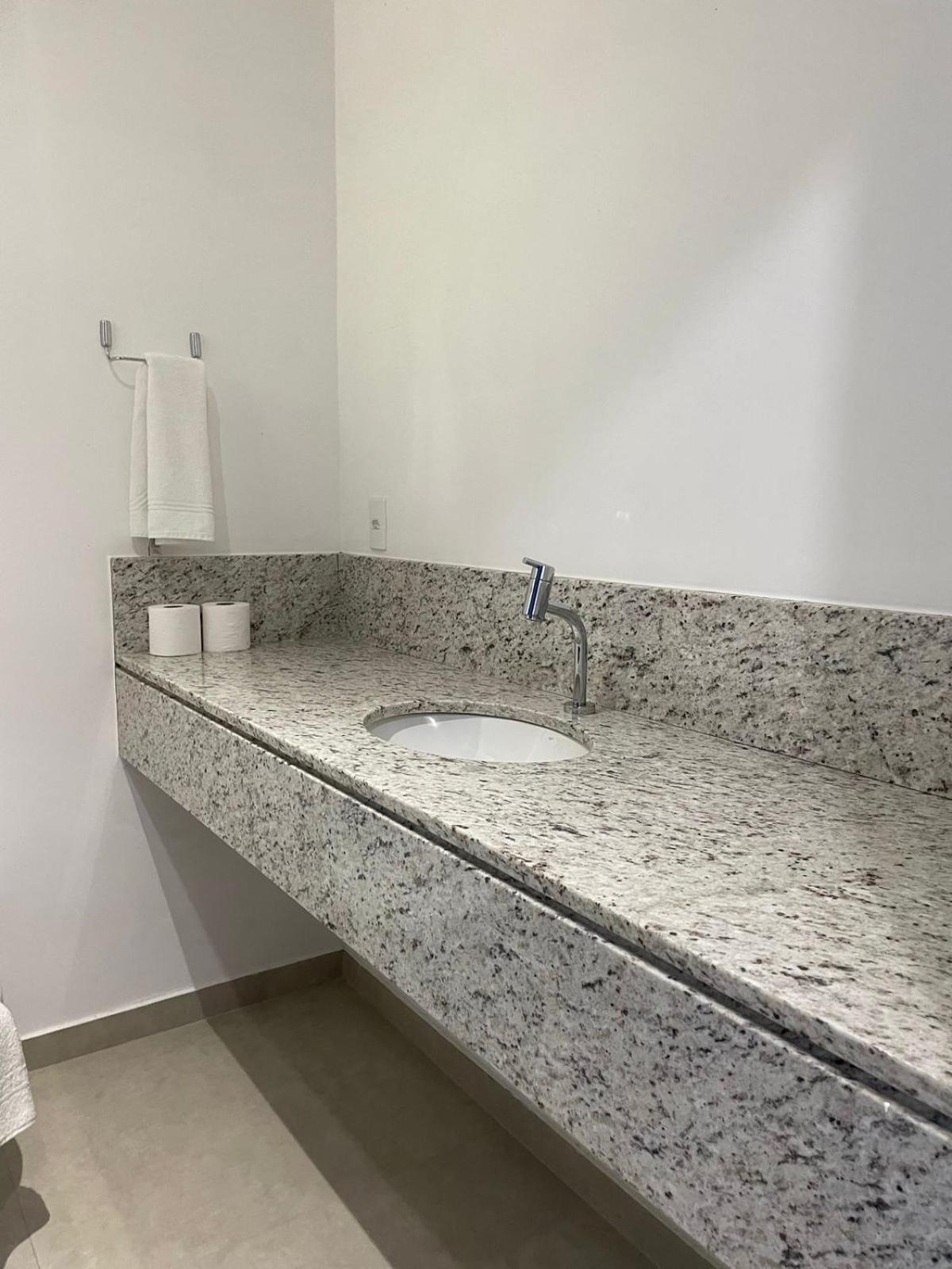 Suite Grega 5- Centro Da Vila Abraao Eksteriør billede